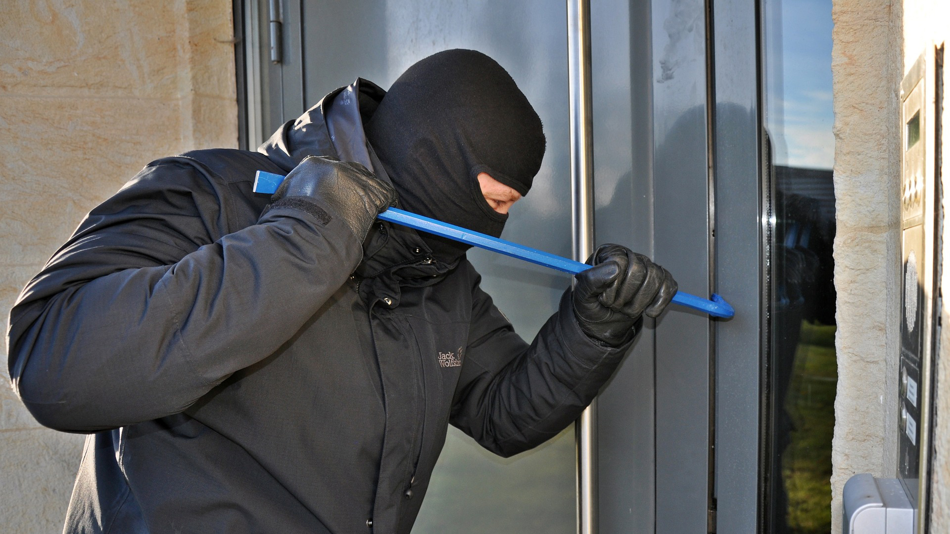 How Burglars Target Homes and How a Home Security System Can Stop Them